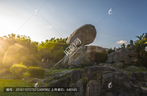 風(fēng)動(dòng)石景區(qū)