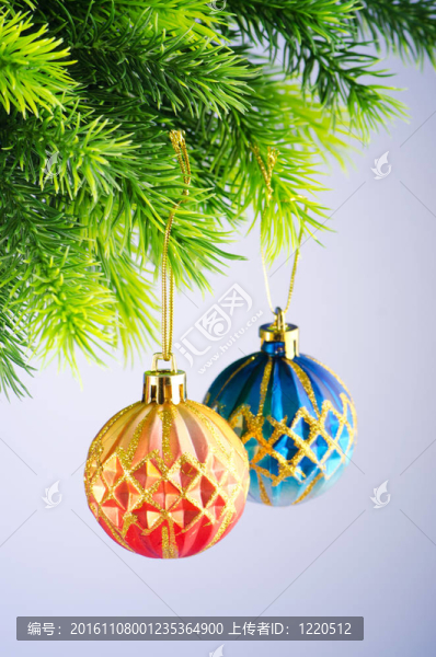 在慶祝概念圣誕樹裝飾品