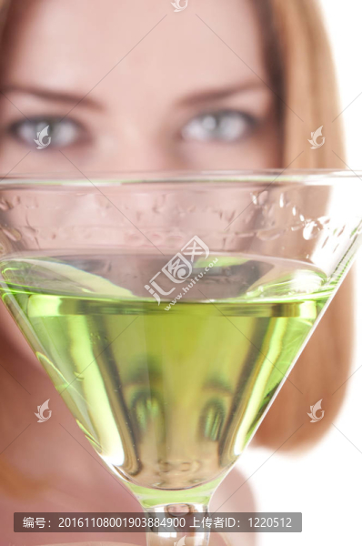 玻璃中的其他臉酒