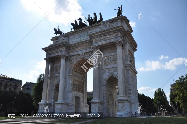廣場上的建筑弧