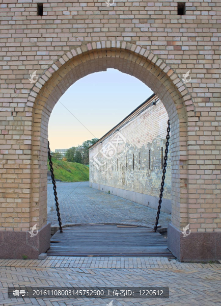 城堡的大門，磚墻在基輔（Kyiv）；烏克蘭。kievo,-,pecherskaya要塞。