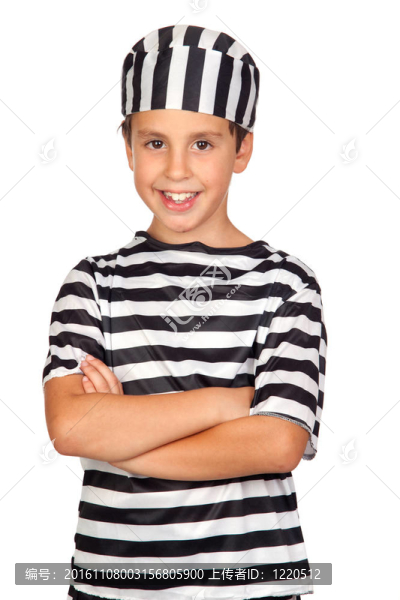 有趣的男孩與囚犯服裝