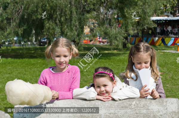 三個(gè)小姐妹