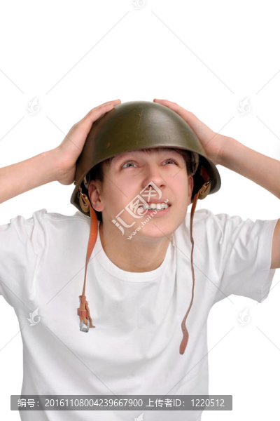 少年在頭盔