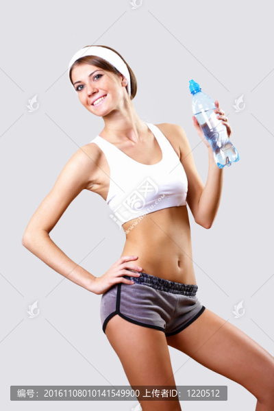 運(yùn)動服的年輕漂亮女人