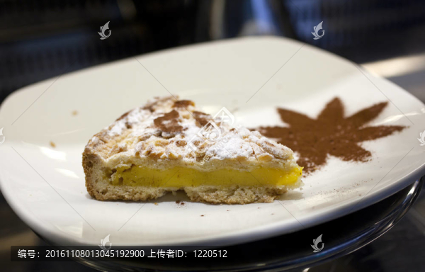 一塊有冰糖的蛋糕