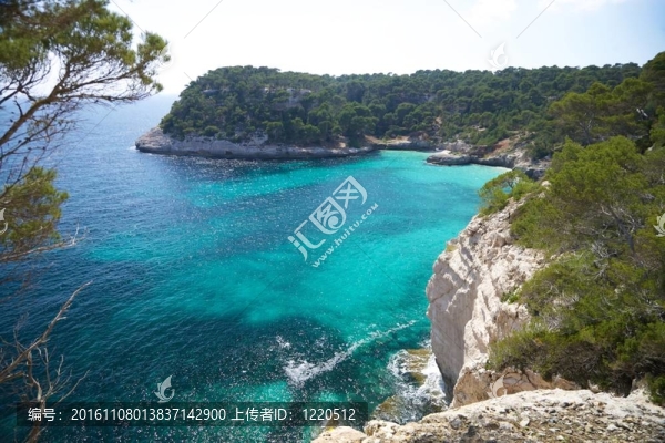 在梅諾卡島南部的海岸線(xiàn)