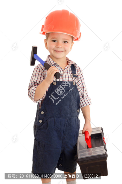 小微笑穿著工作服和用錘子和工具箱，孤立在白色頭盔的建設(shè)者；