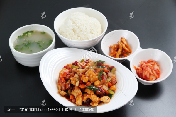 宮保雞丁蓋飯