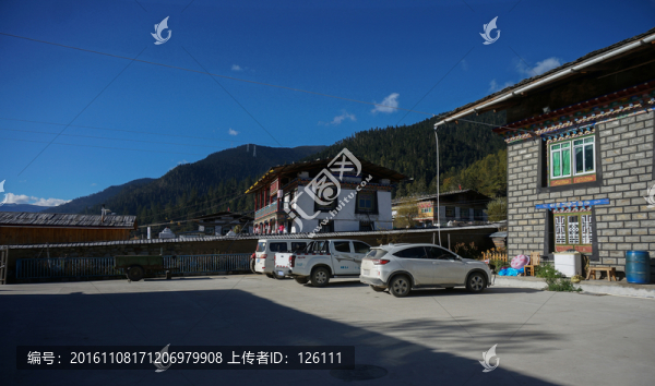 魯朗小鎮(zhèn)景色