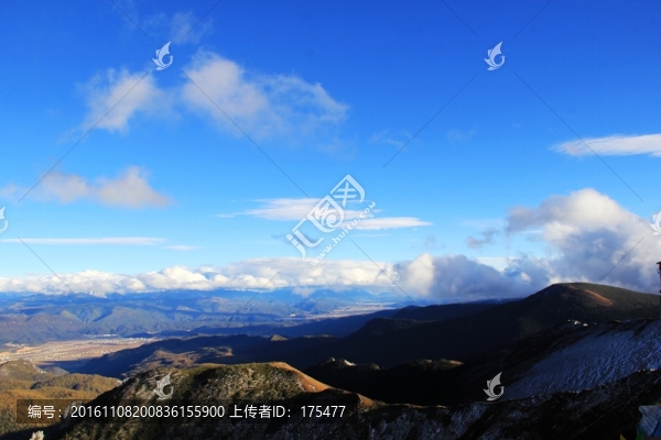 雪山遠(yuǎn)景風(fēng)光