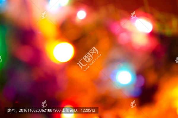 模糊的新年樹燈
