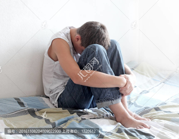 悲傷的少年