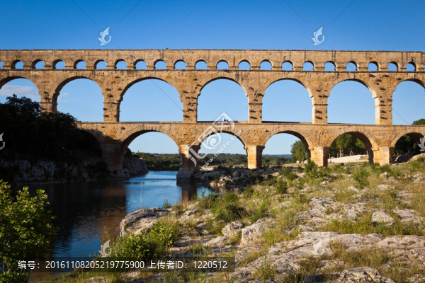 Pont,du,Gard；法國朗格多克-魯西榮；法國