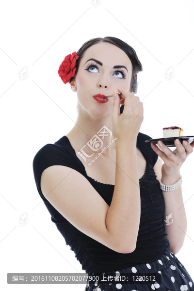 精致的女人與復(fù)古旅行袋分離