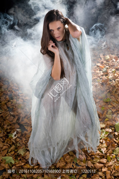 非常性感女巫萬(wàn)圣節(jié)哥特式風(fēng)格