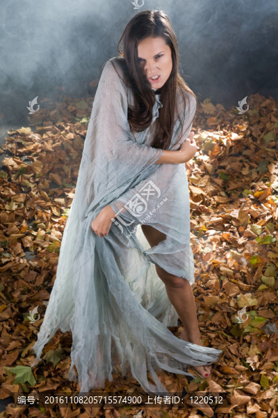 非常性感女巫萬(wàn)圣節(jié)哥特式風(fēng)格