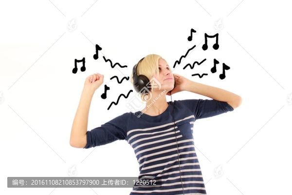 女孩聽音樂