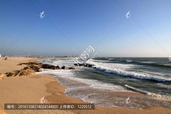 空蕩蕩的海灘
