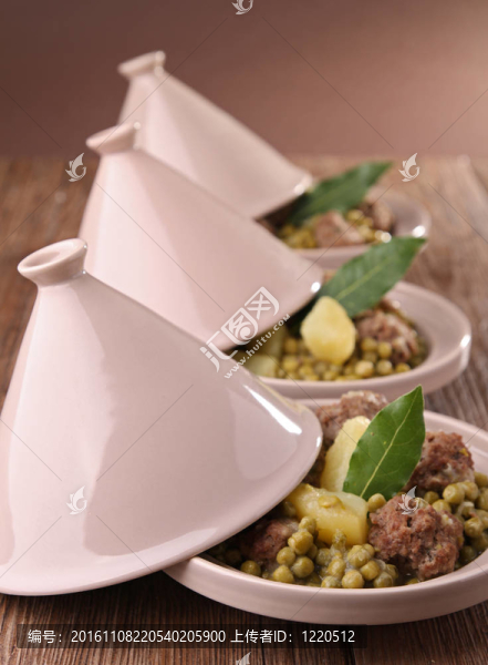 tajine；牛肉和豌豆