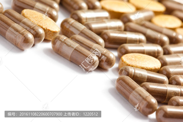 藥物堆成一堆