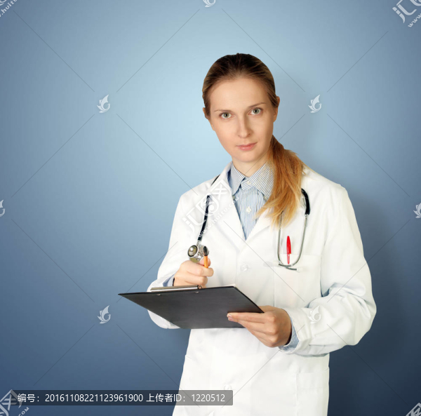 醫(yī)生女人看相機