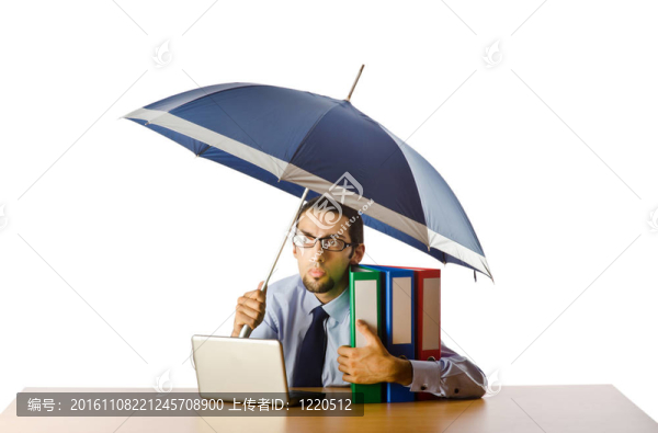 商人手里拿著雨傘在辦公室