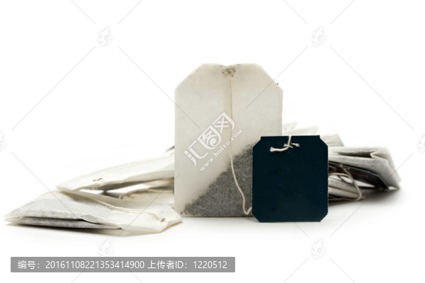 在白色背景上袋泡茶