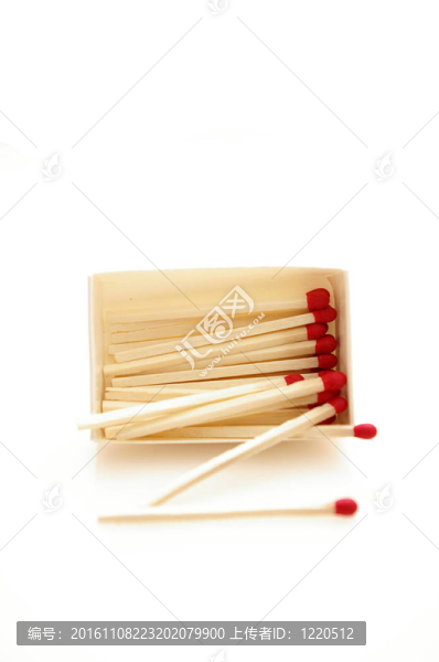 白色背景上的匹配