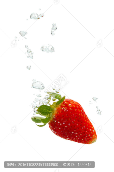 Strawberry在水中的氣泡