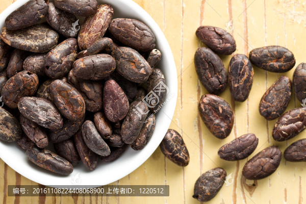 碗中的可可豆