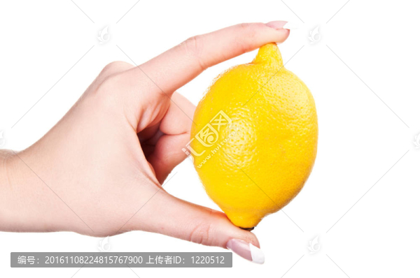 拿著檸檬的女人