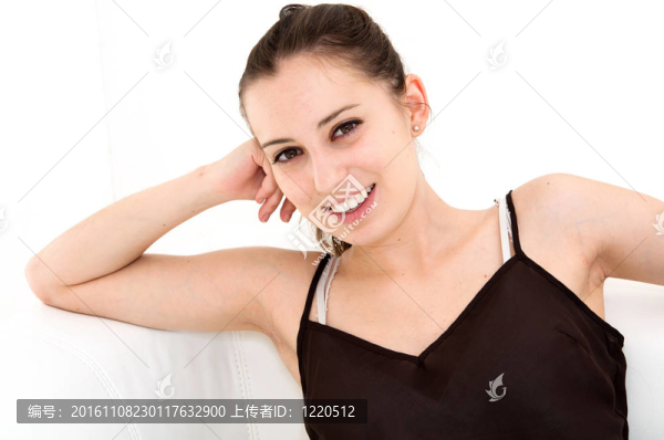 沙發(fā)上的女人