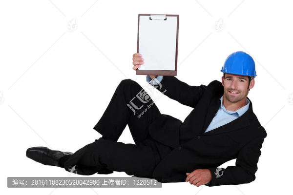 建筑師隨便躺在地板上用夾板