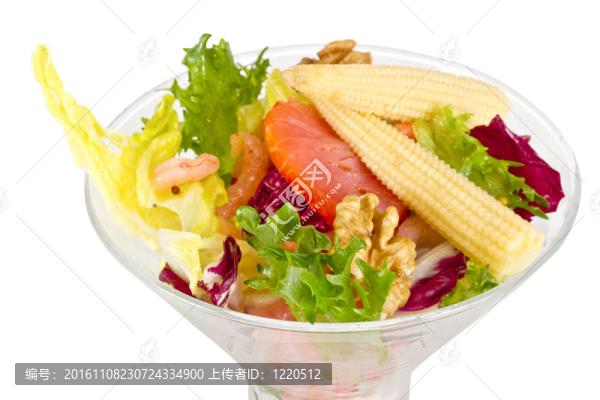 玉米和鮭魚的蝦雞尾酒