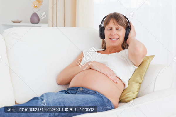 快樂孕婦聽音樂