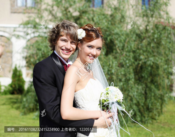 拍攝年輕夫婦進(jìn)入婚姻