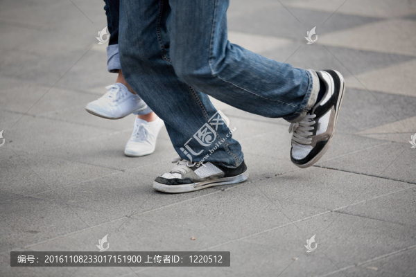 跳舞的腳