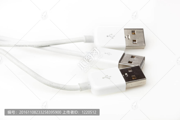 一個(gè)白色的USB電纜