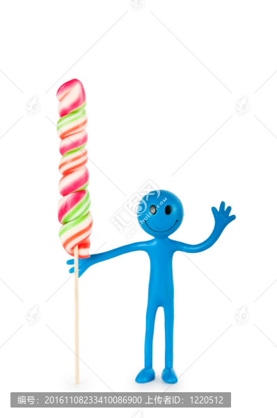 拿著五顏六色的棒棒糖，孤立在白色的笑臉