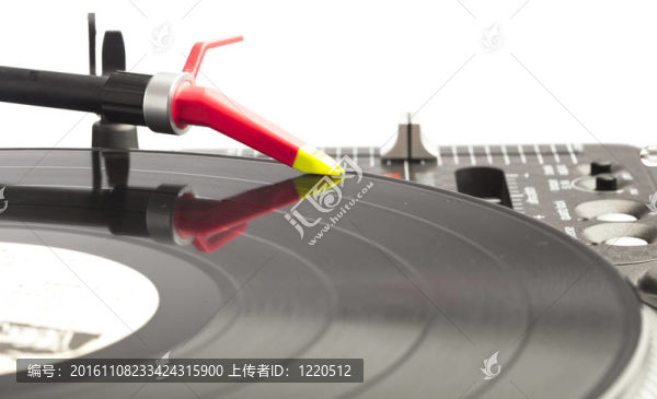 DJ