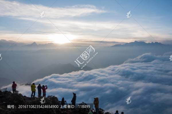 山頂云海日落
