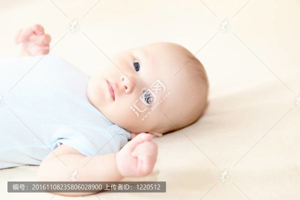 嬰兒肖像