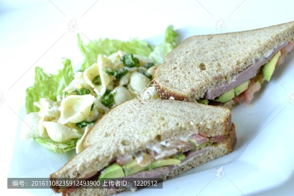肝泥香腸三明治通心粉沙拉