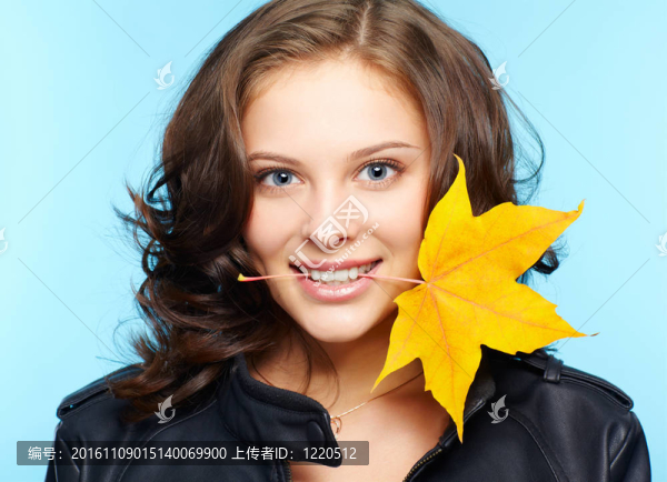 皮夾里的女孩
