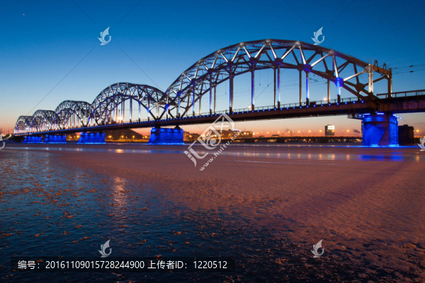 夜間鐵路橋