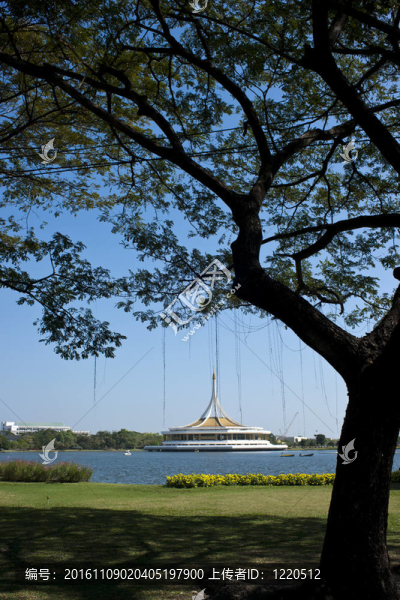 suanluang拉瑪9公園在陽光明媚的一天，在泰國曼谷。