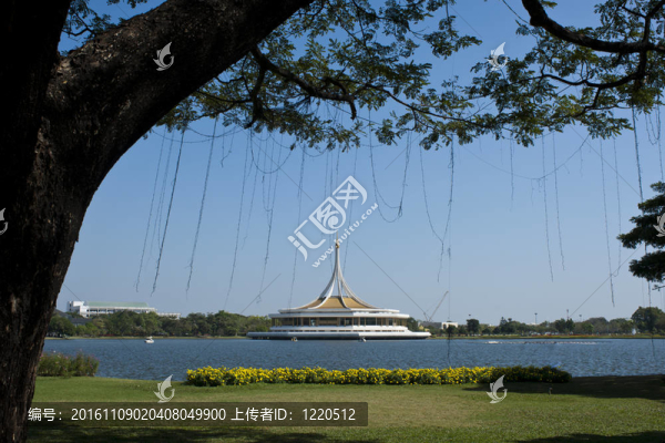 suanluang拉瑪9公園在陽光明媚的一天，在泰國曼谷。