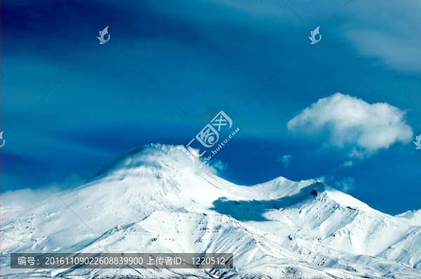 美麗的冬天的火山