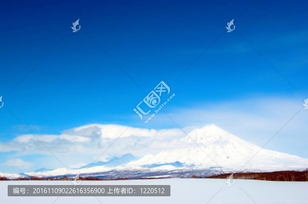 美麗的冬天的火山